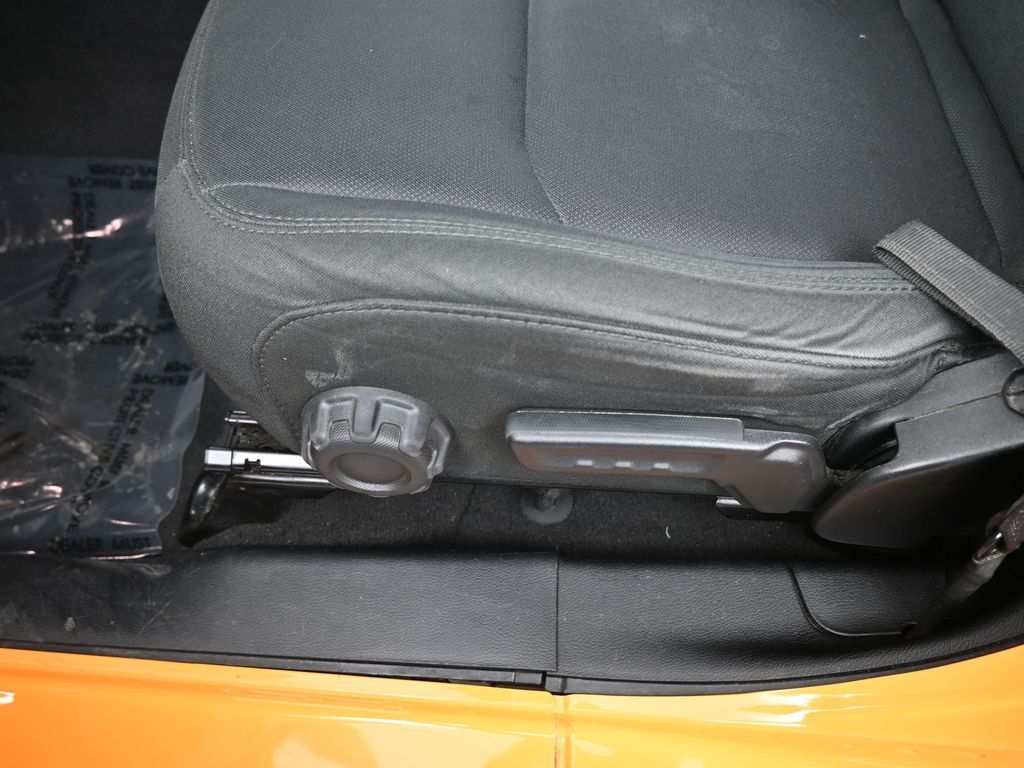 Used 2018 Hellayella Clearcoat Jeep Unlimited Sport S image 13