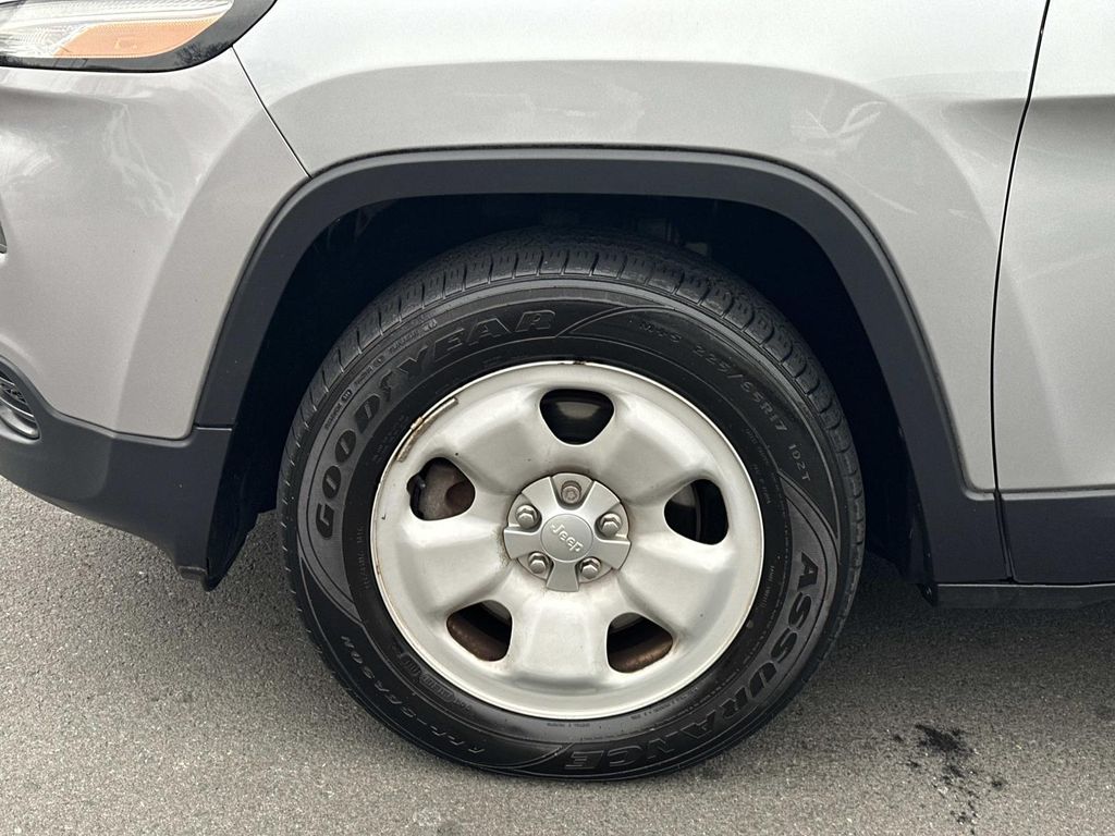 Thumbnail: 2014 Jeep Cherokee - 14