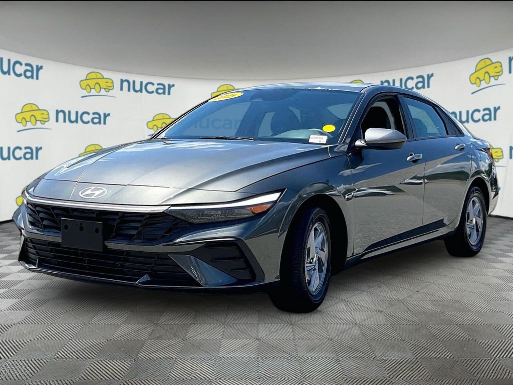 2025 Hyundai Elantra — photo 3