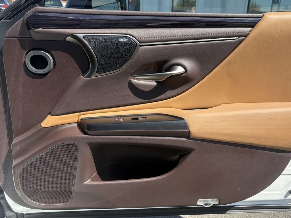 2020 Lexus ES 300h
