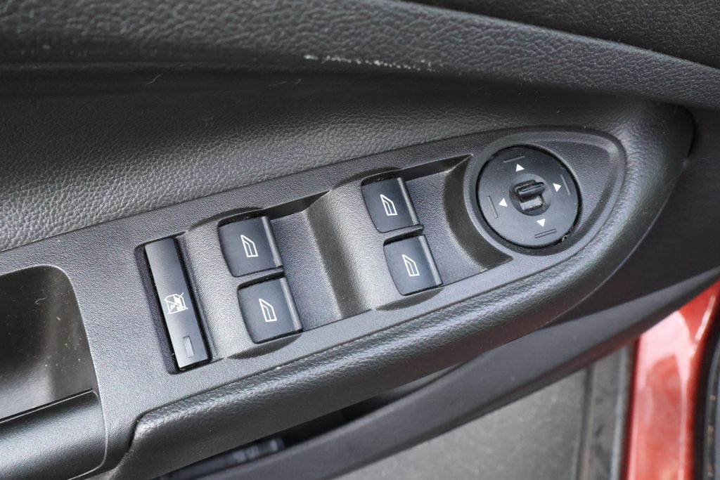 2014 Ford Escape S 16