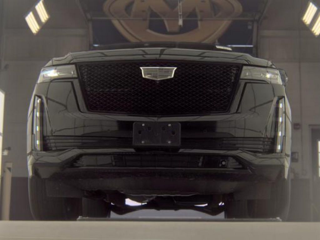 Used 2023 Black Cadillac Sport Platinum image 4