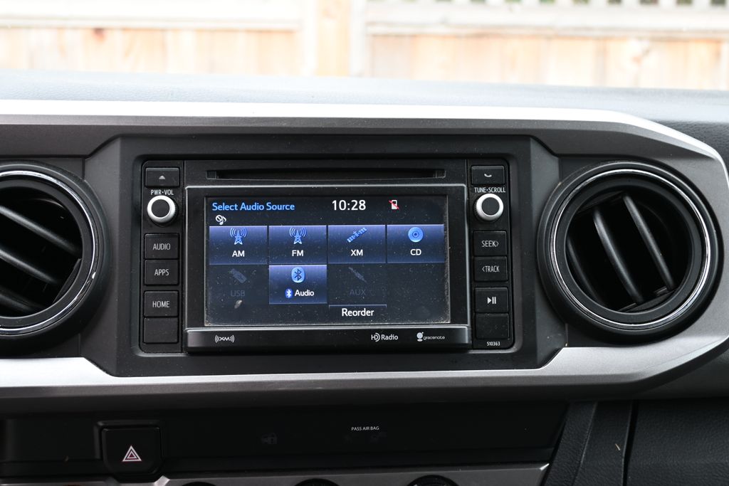 Thumbnail: 2019 Toyota Tacoma - 14