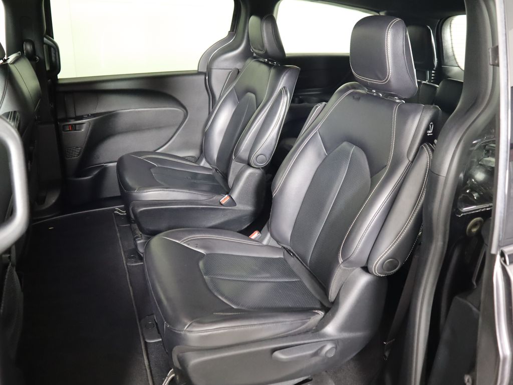 Thumbnail: 2022 Chrysler Pacifica - 19