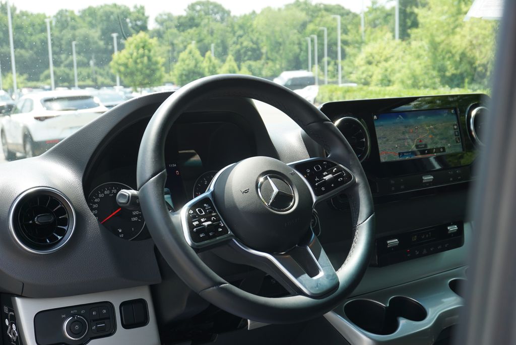 Thumbnail: 2024 Mercedes-Benz Sprinter - 27