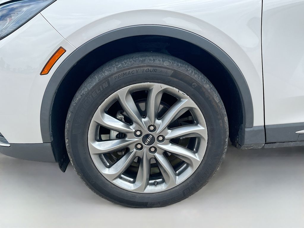 Used 2022 White Lincoln Standard image 31
