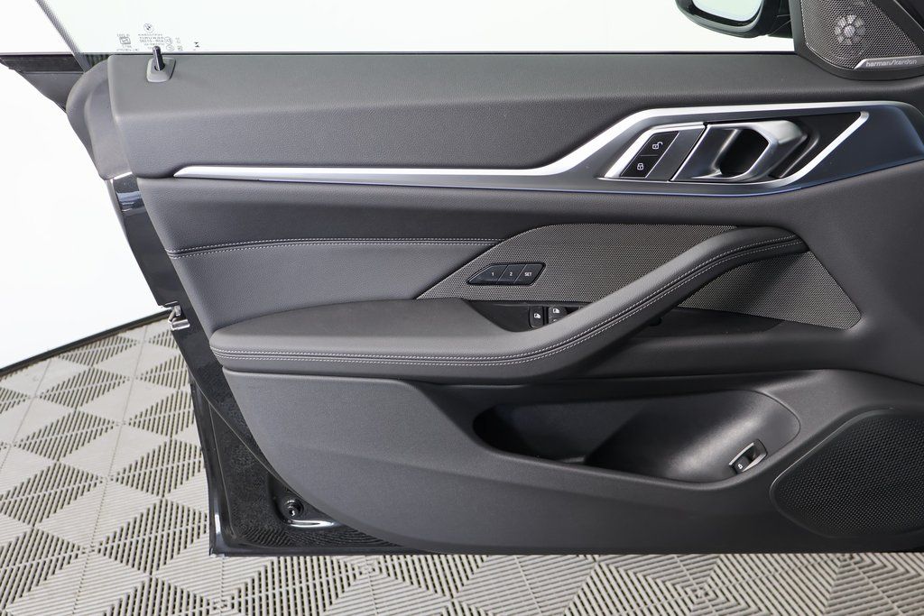 Thumbnail: 2026 BMW i4 - 7