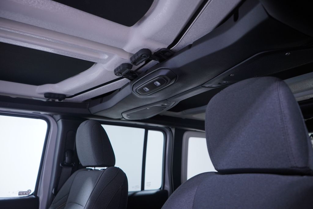 Thumbnail: 2024 Jeep Wrangler - 8