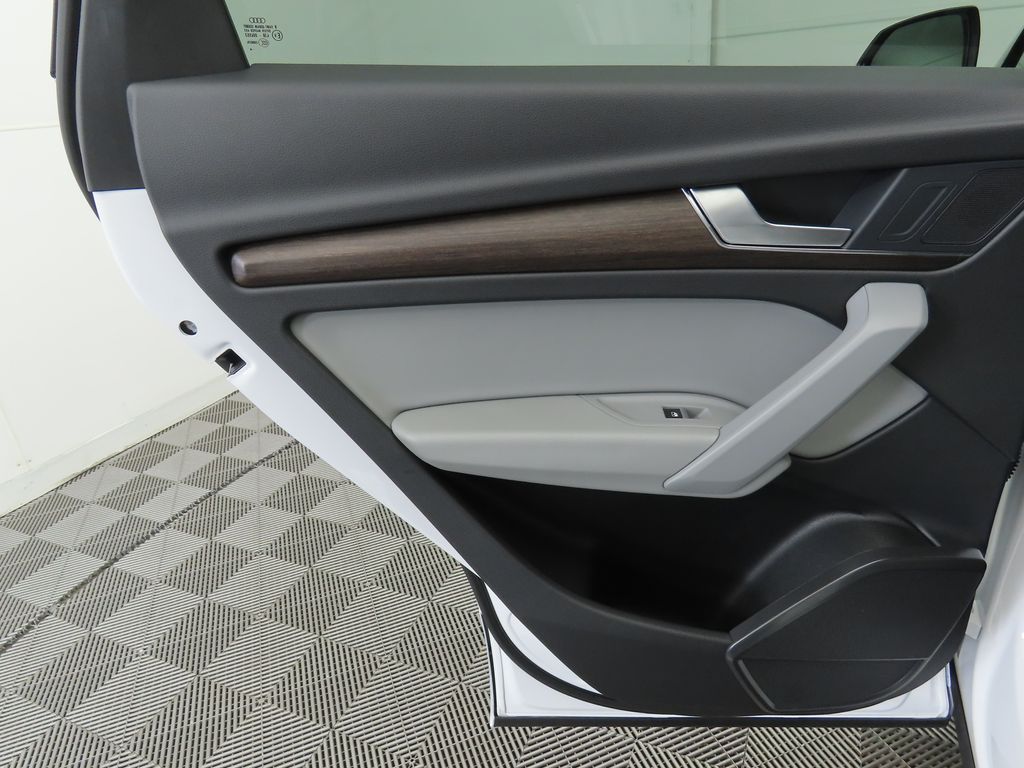 2024 Audi Q5 e Premium 26