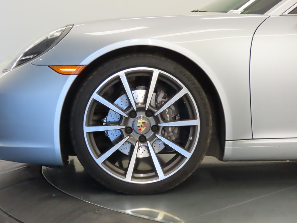 Thumbnail: 2017 Porsche 911 - 11