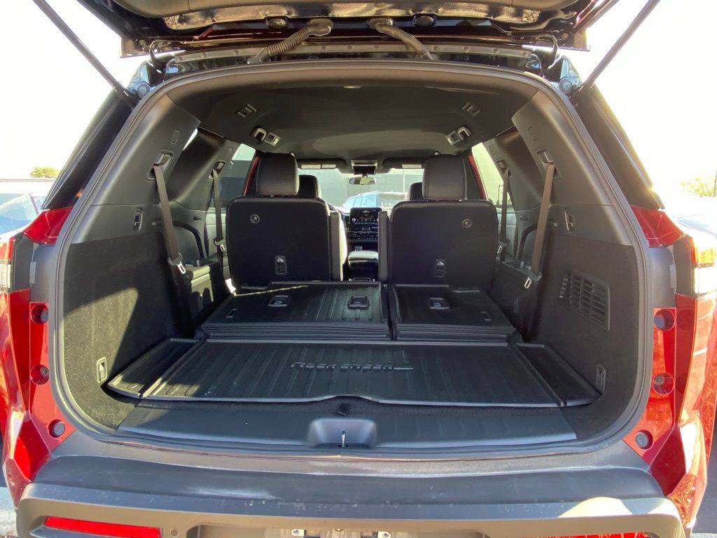 Thumbnail: 2024 Nissan Pathfinder - 12