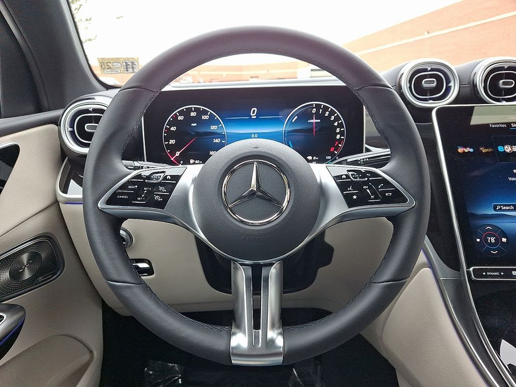 Thumbnail: 2025 Mercedes-Benz GLC - 16
