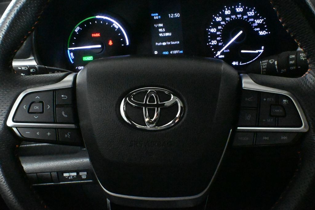 Thumbnail: 2021 Toyota Sienna - 19