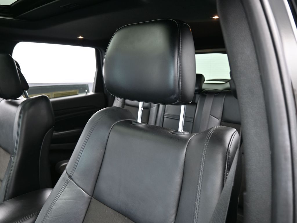 Used 2020 Diamond Black Crystal Pearlcoat Jeep Altitude image 17