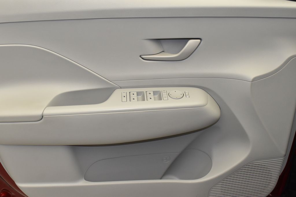 2025 Hyundai Kona SEL 9