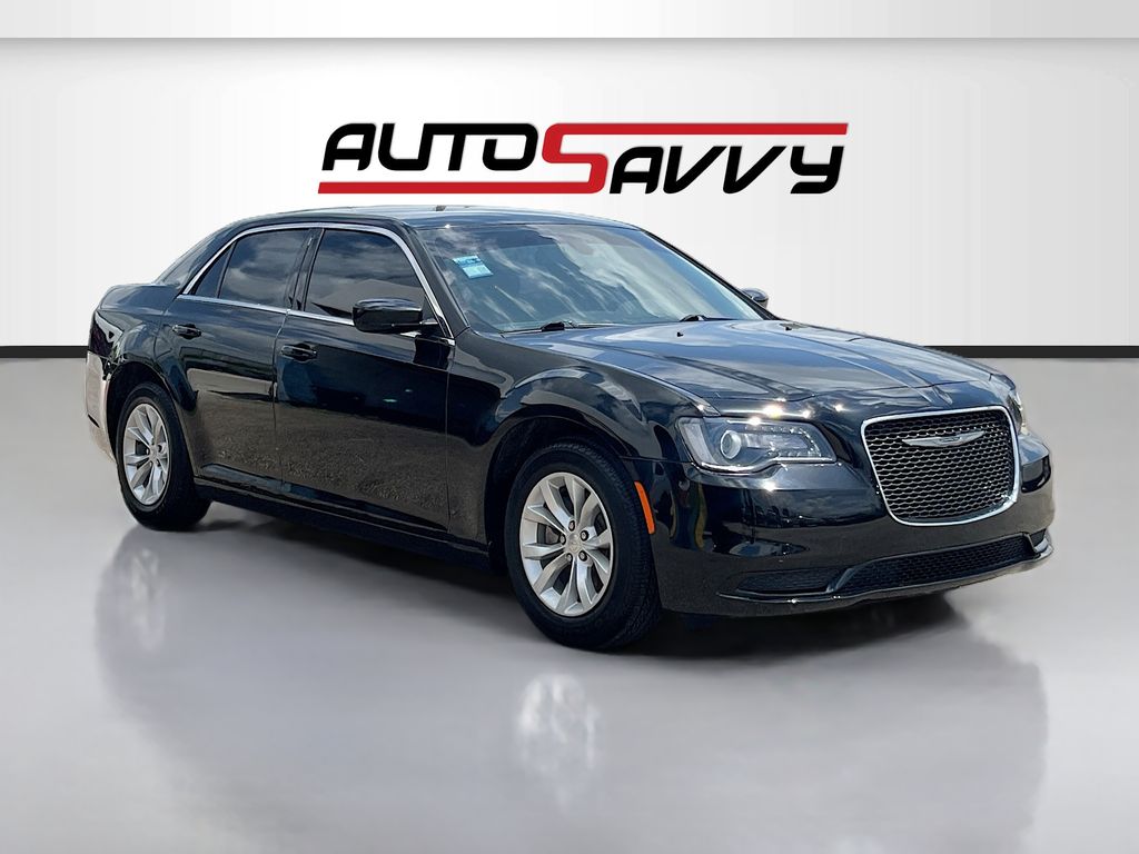  2023 Chrysler 300 Touring RWD   