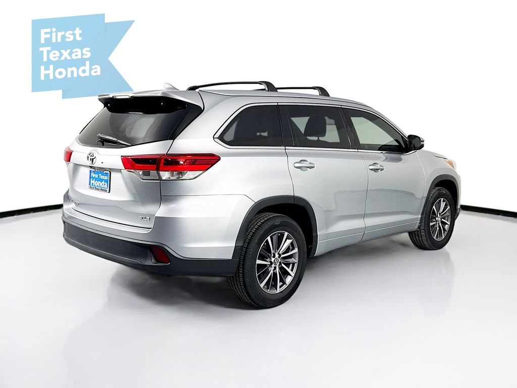 Used Car 2018 Toyota Highlander  Xle For Sale Under $25,000 In Austin, Texas