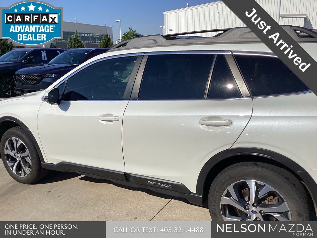 Used 2022 White Subaru Limited image 9