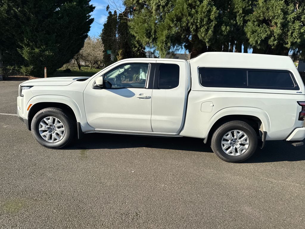 2024 Nissan Frontier SV photo 2