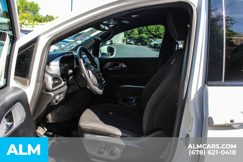 Used 2019 White Chrysler Touring Plus image 16