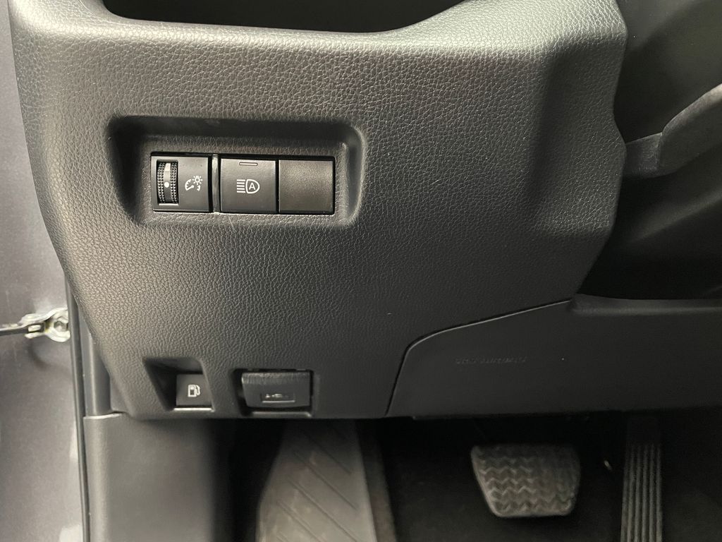 Thumbnail: 2023 Toyota RAV4 - 19