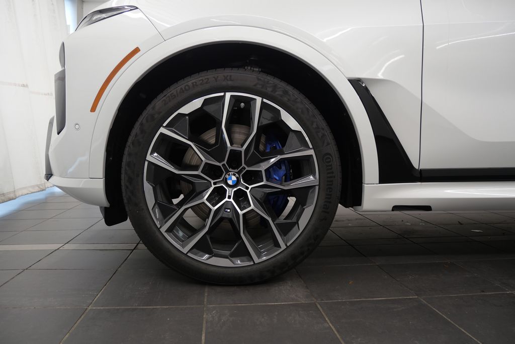 2025 BMW X7 M60i 3