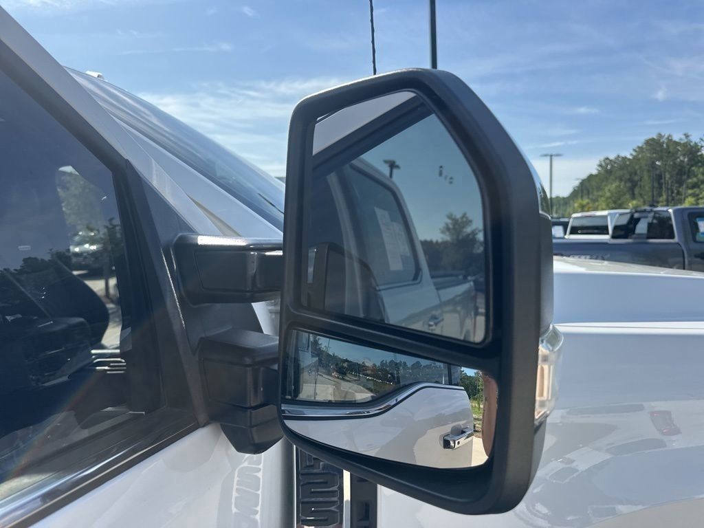 2024 White Metallic Ford Super Duty F-250 SRW Platinum 4X4 Truck