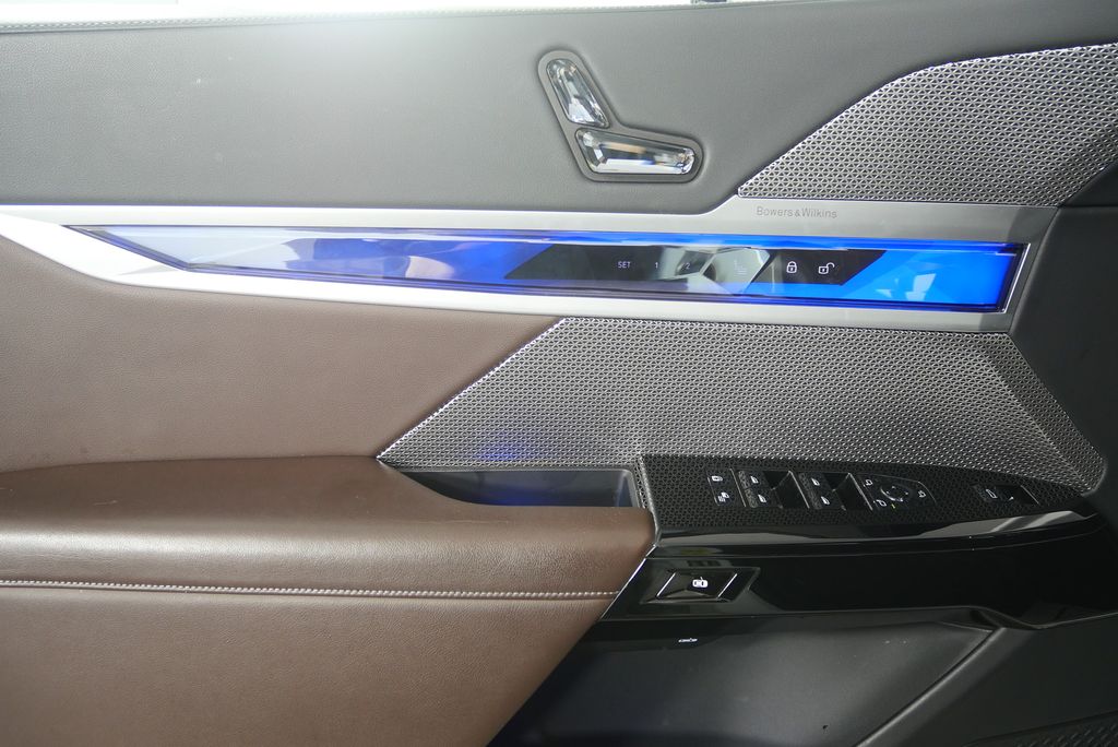 Thumbnail: 2023 BMW 7 Series - 8