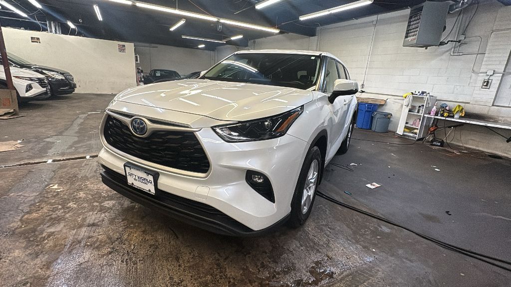 2023 Toyota Highlander Hybrid LE AWD