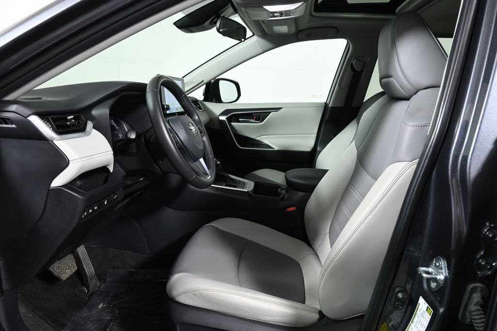 Thumbnail: 2024 Toyota RAV4 - 3