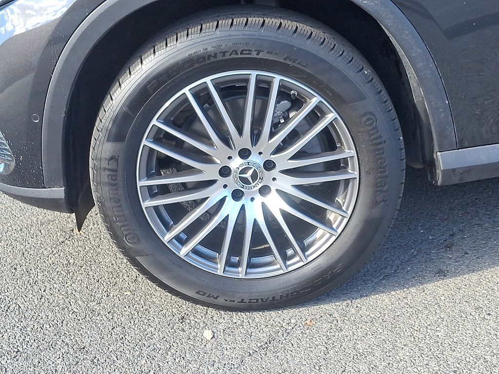 Thumbnail: 2025 Mercedes-Benz GLC - 8