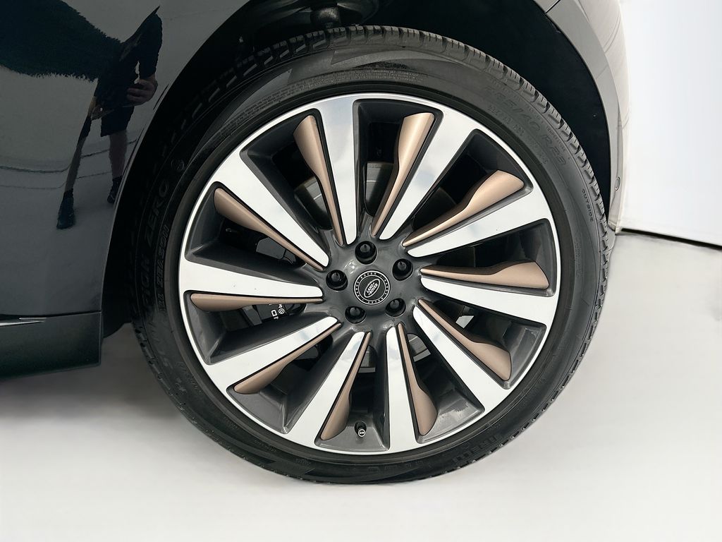 Thumbnail: 2023 Land Rover Range Rover - 31