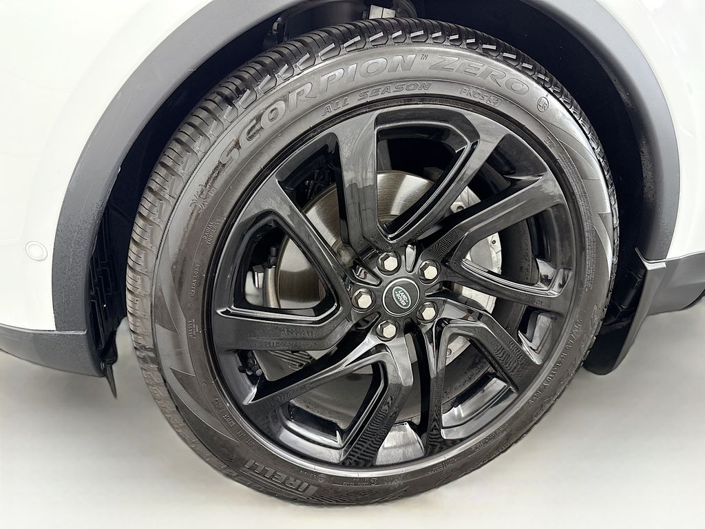 Thumbnail: 2025 Land Rover Discovery - 29