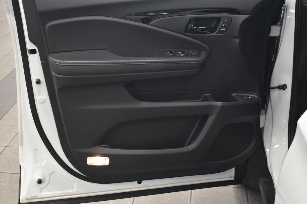 2023 Honda Passport Elite 16