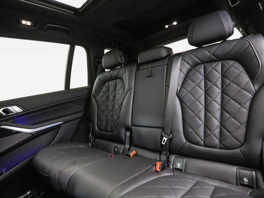 Thumbnail: 2024 BMW X7 - 23