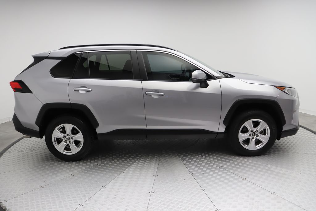 2021 Toyota RAV4 XLE 7