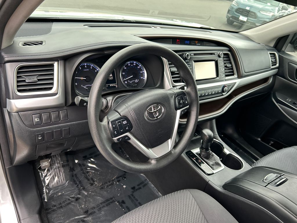 2017 Toyota Highlander LE 15
