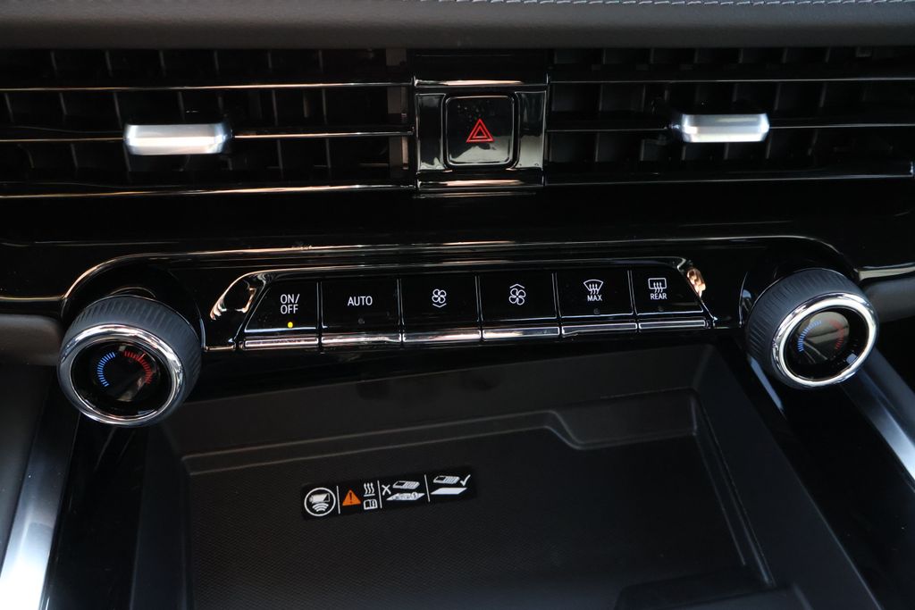 Thumbnail: 2026 Chevrolet Tahoe - 29