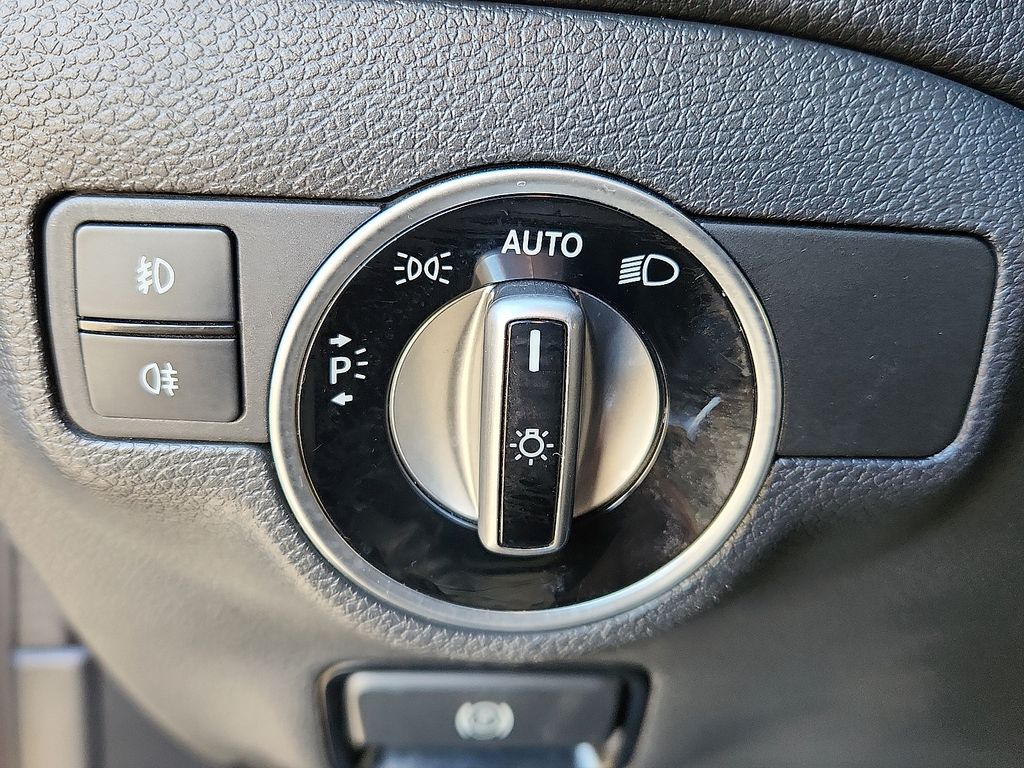 Thumbnail: 2019 Mercedes-Benz GLA - 27