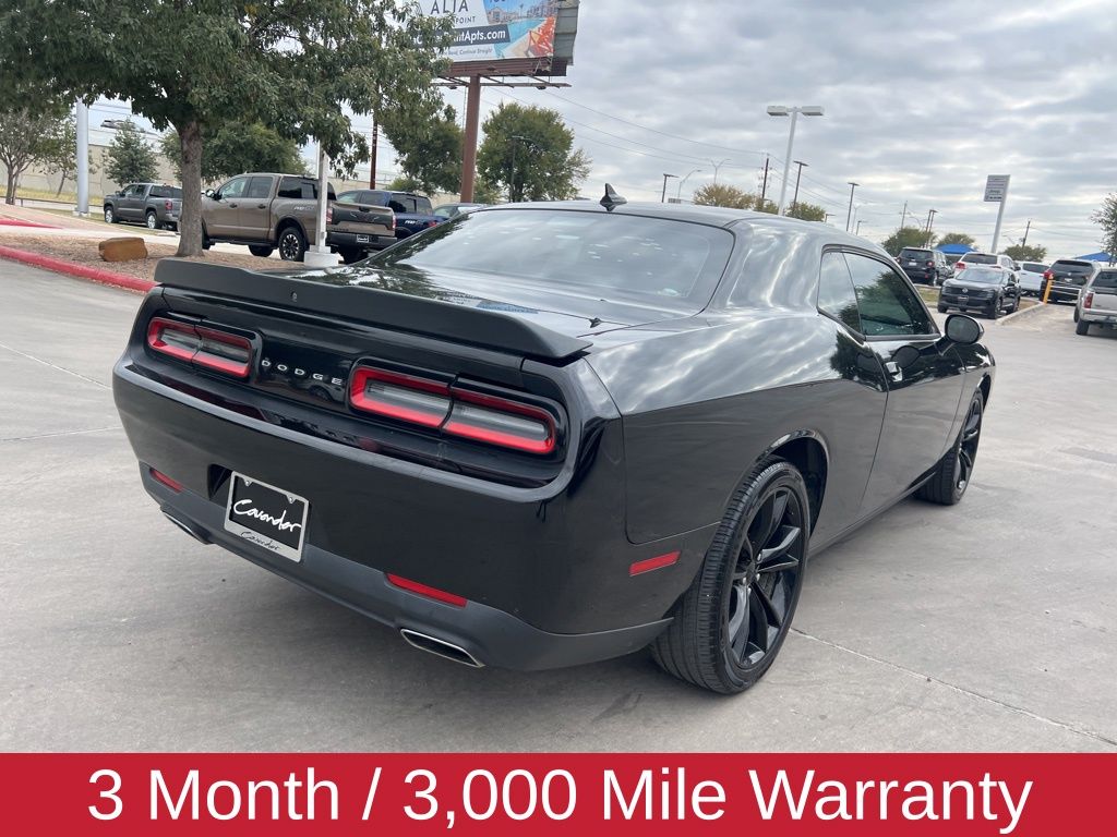 2016 Dodge Challenger SXT 10