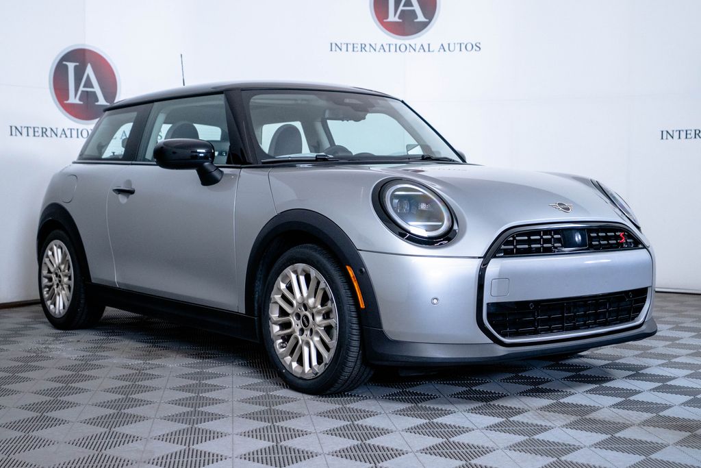 Melting Silver III Met 2025 MINI Cooper Hatchback Front-Wheel Drive 7-Speed Automatic
