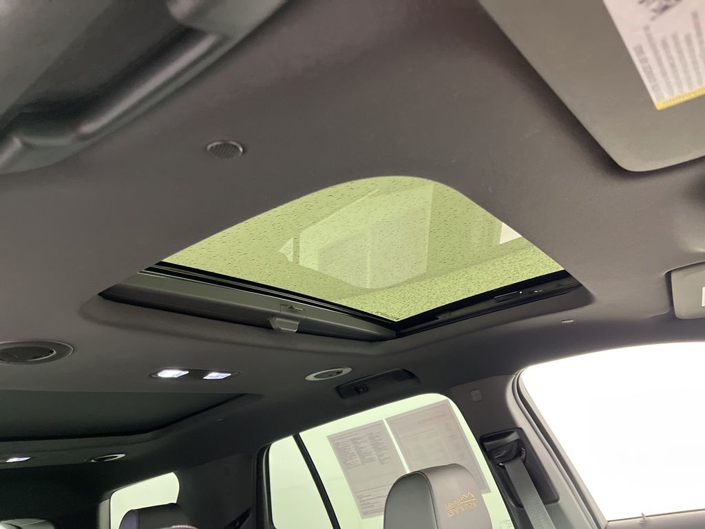 Thumbnail: 2023 Chevrolet Traverse - 5