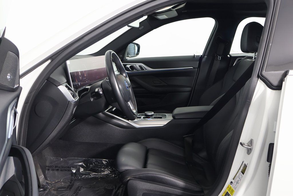 Thumbnail: 2023 BMW i4 - 10