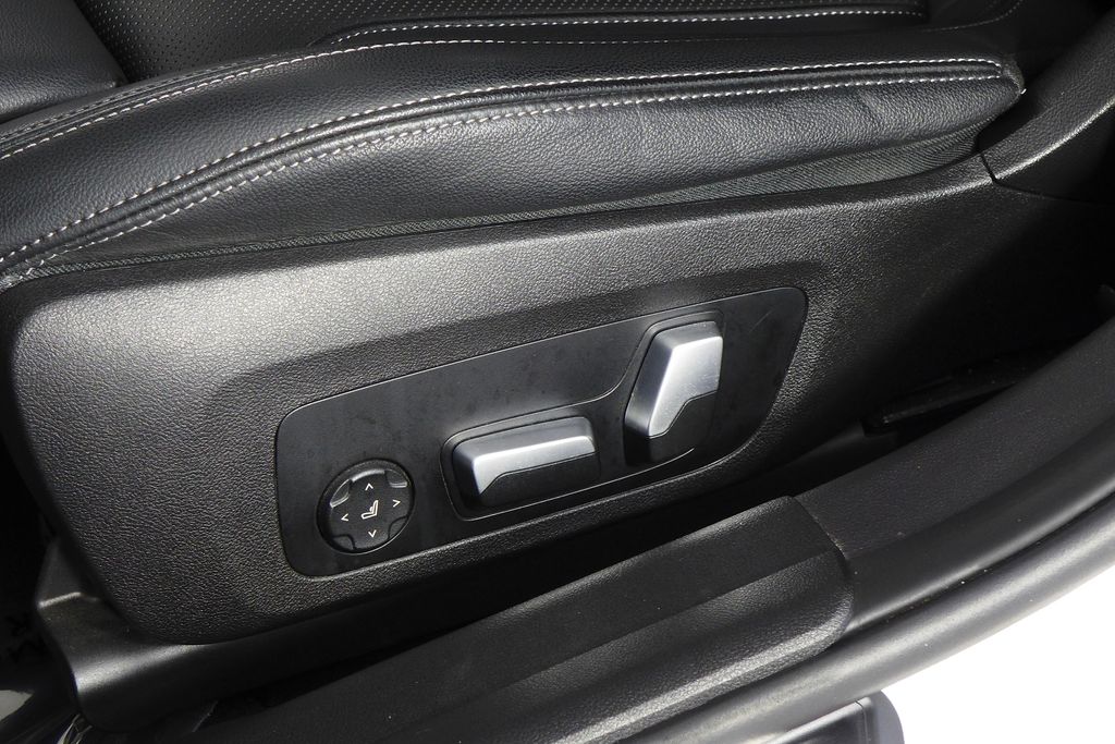 Thumbnail: 2023 BMW 3 Series - 23