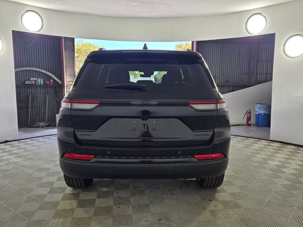 new 2025 Jeep Grand Cherokee L car, priced at $32,830