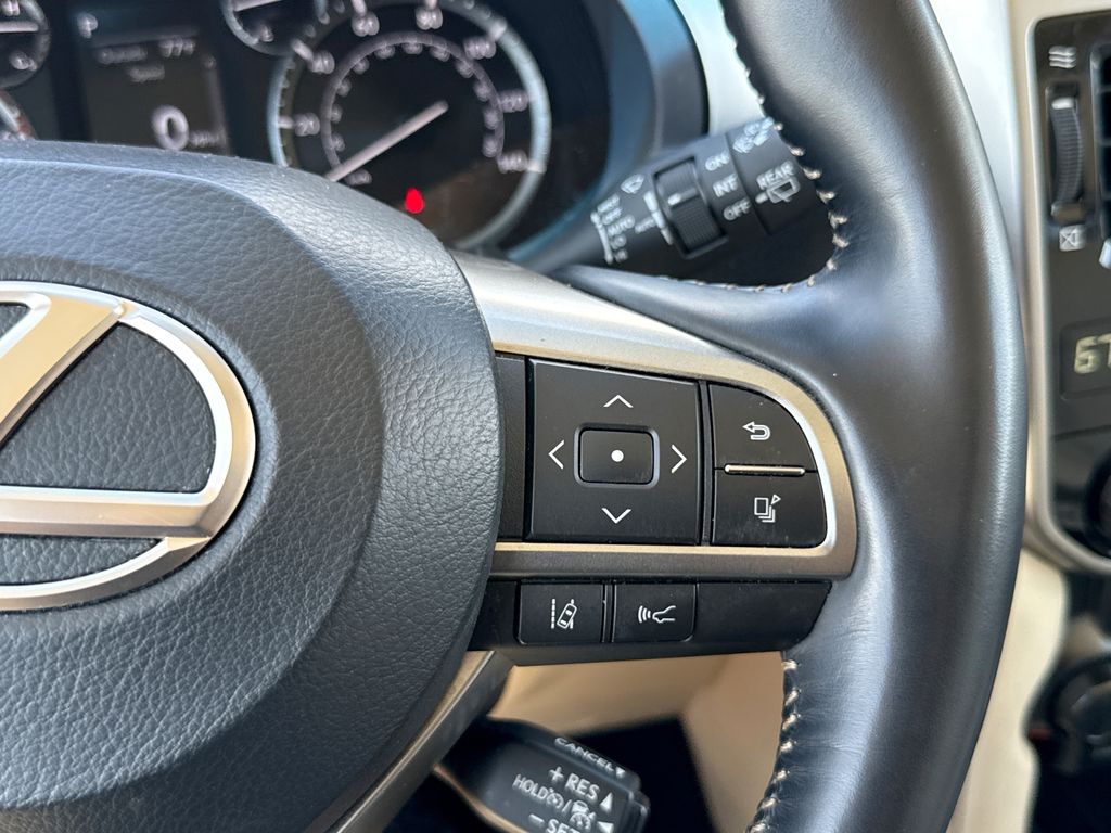 Thumbnail: 2023 Lexus GX - 27