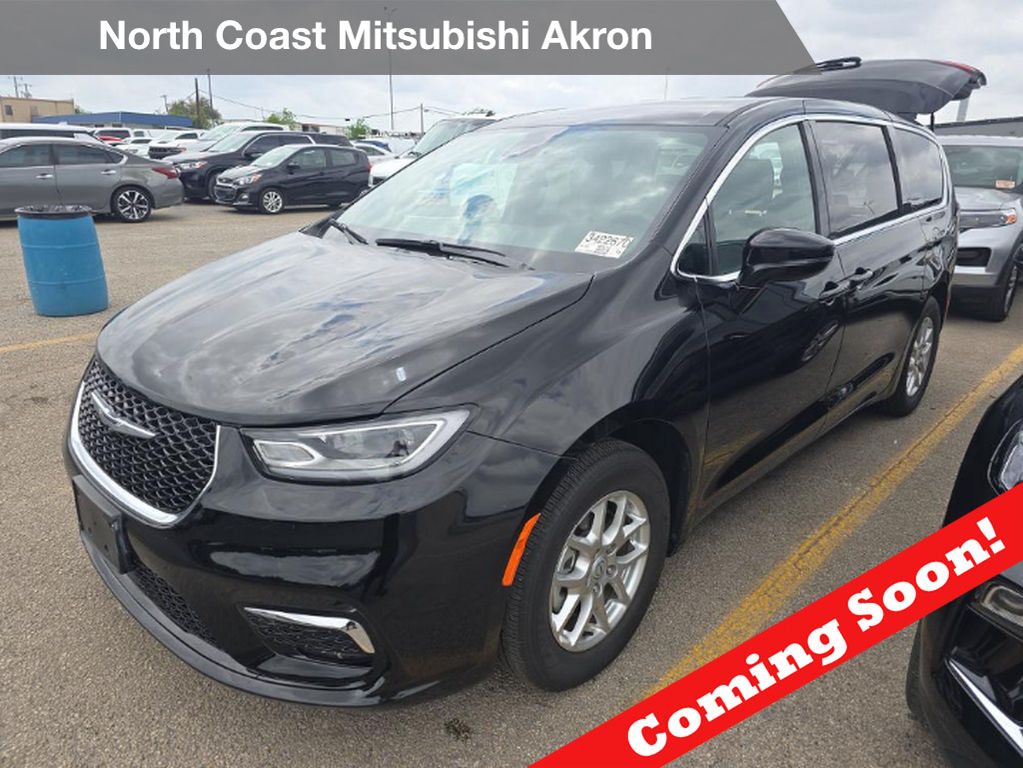 Diamond Black Crystal Pearlcoat 2025 Chrysler Pacifica Select FWD Minivan Front-Wheel Drive 9-Speed Automatic