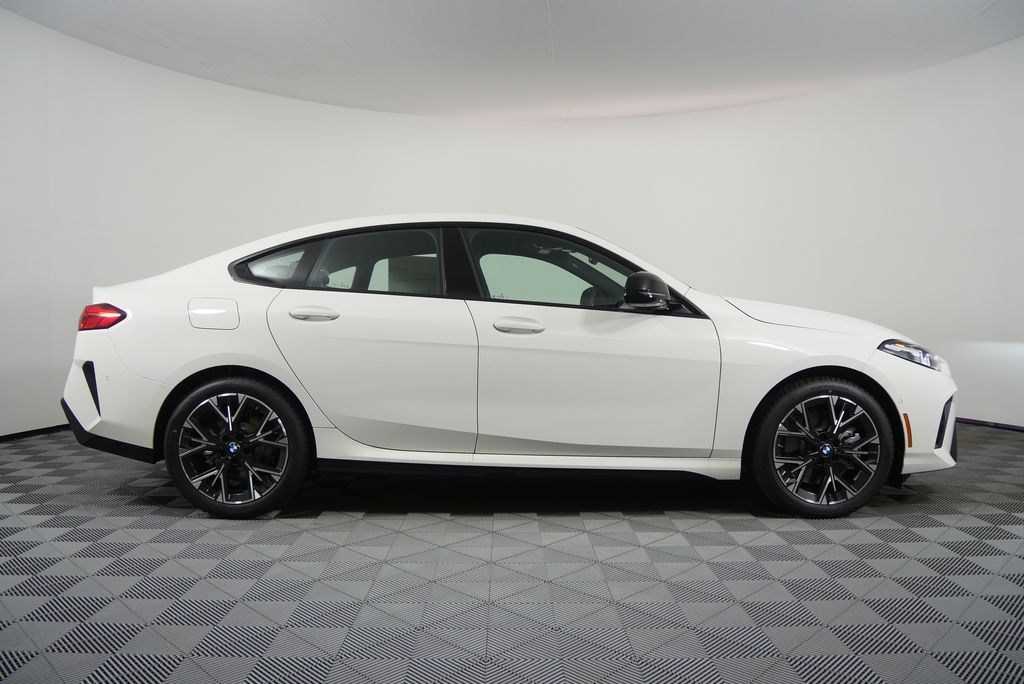 Thumbnail: 2026 BMW 2 Series - 2
