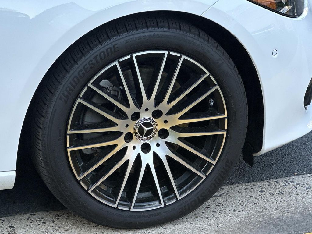 Thumbnail: 2025 Mercedes-Benz C-Class - 9