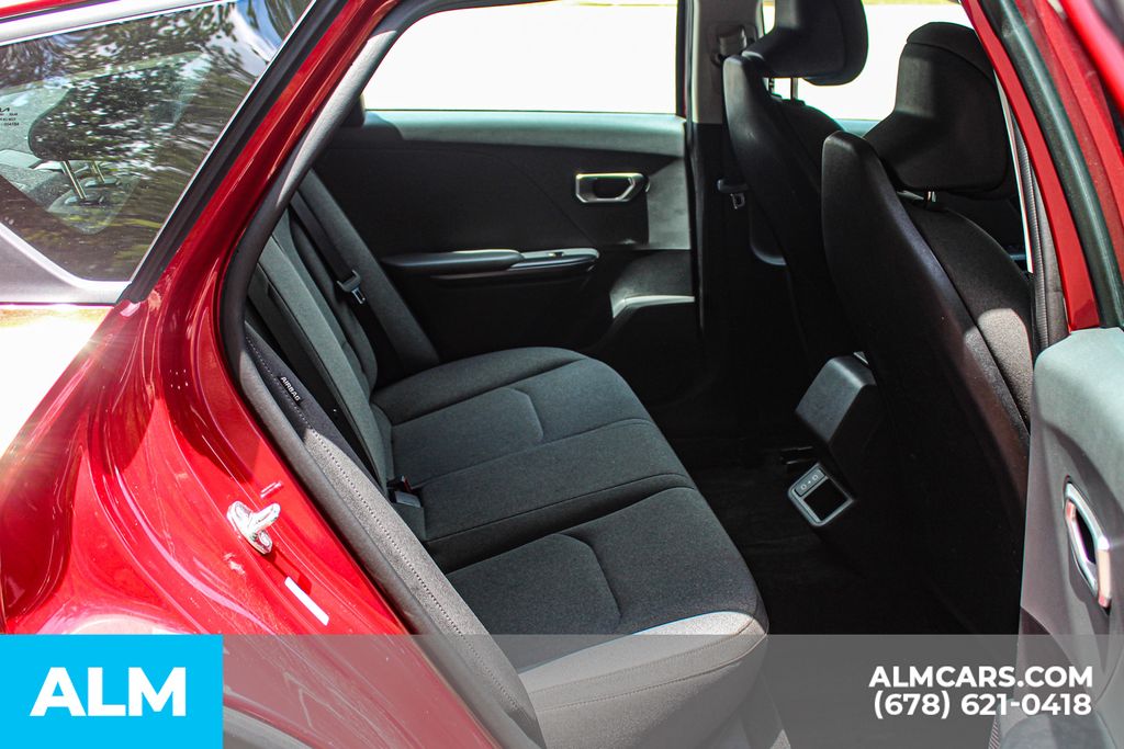 Used 2025 Red Kia LXS image 17